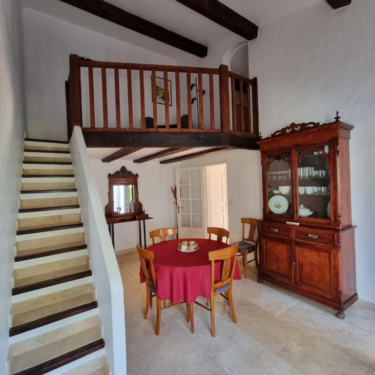 Domaine du Soleil Couchant - Three-Bedroom House - 2
