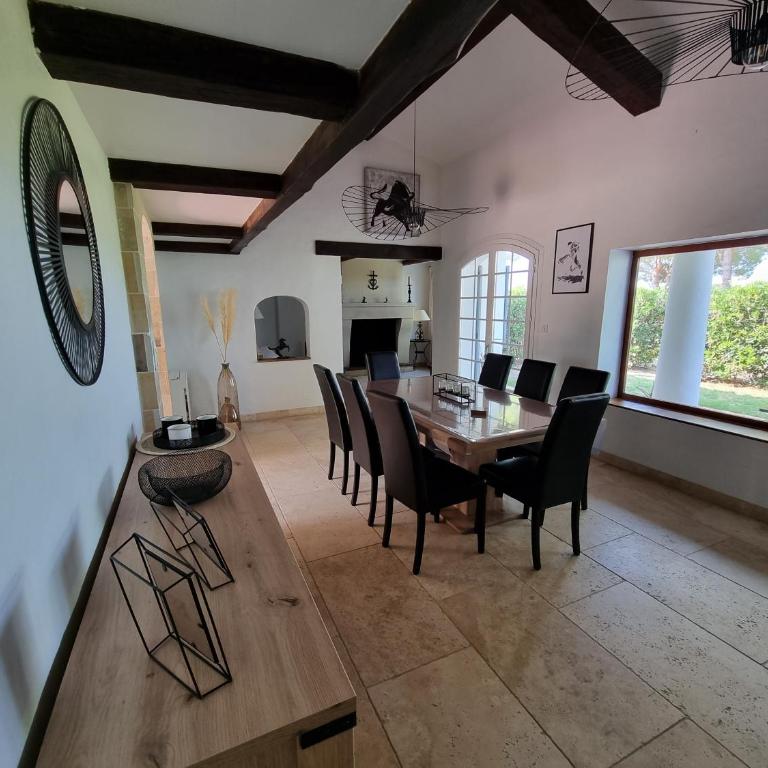 Domaine du Soleil Couchant - Four-Bedroom House - 7
