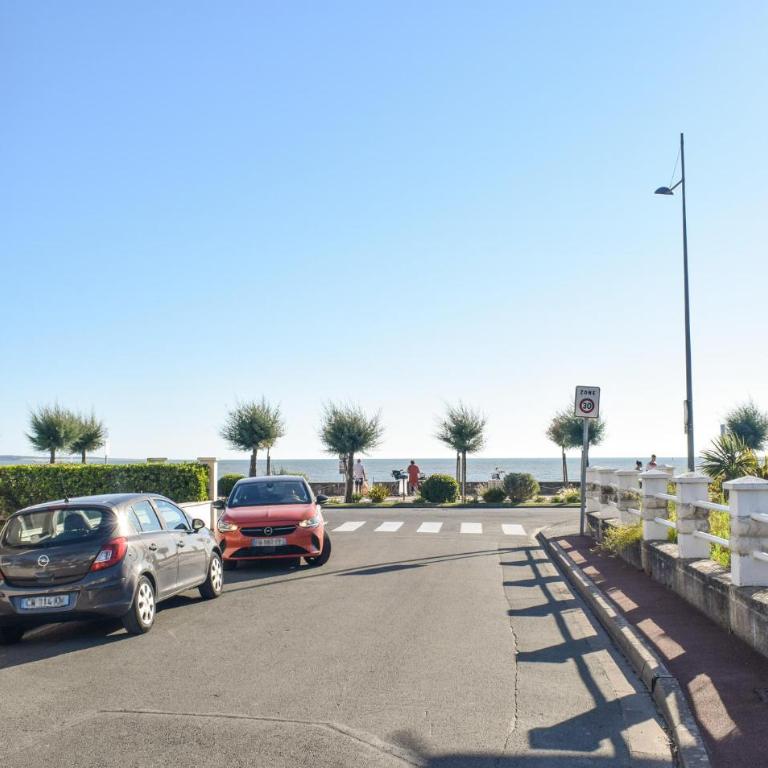 1 Bedroom Beach Front Apartment In Royan - Appartement 1 Chambre - 1