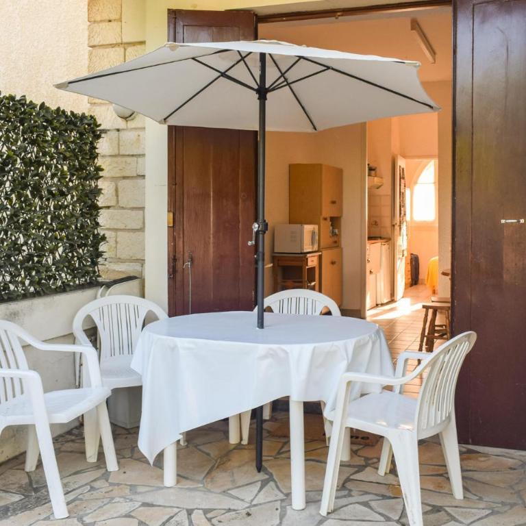1 Bedroom Beach Front Apartment In Royan - Appartement 1 Chambre - 2