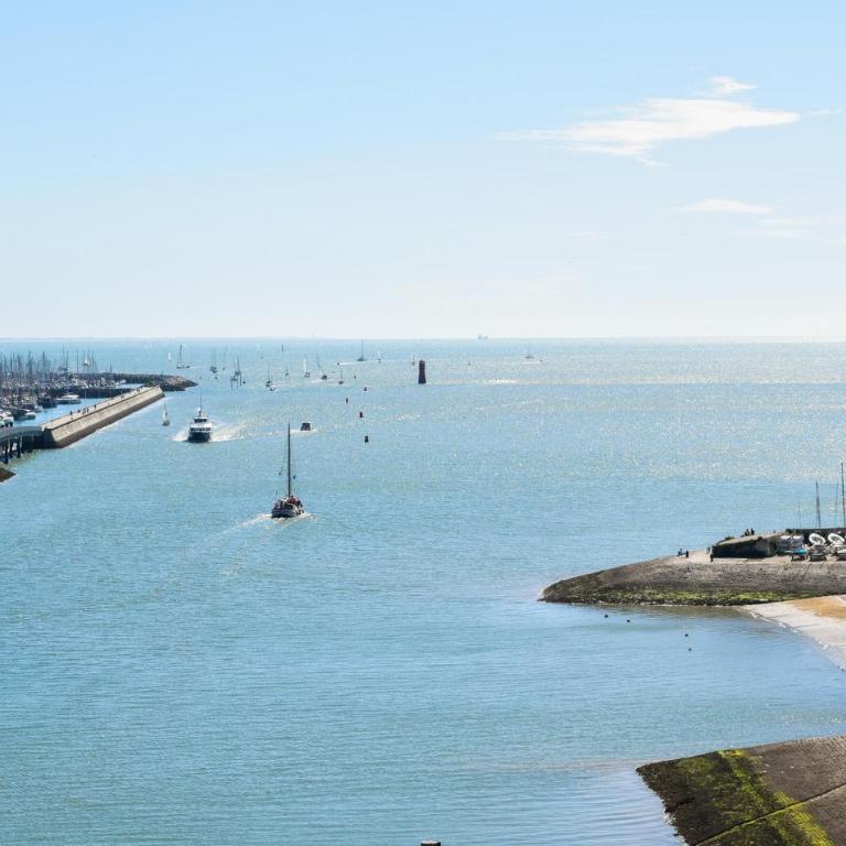 1 Bedroom Beach Front Apartment In Royan - Appartement 1 Chambre - 22