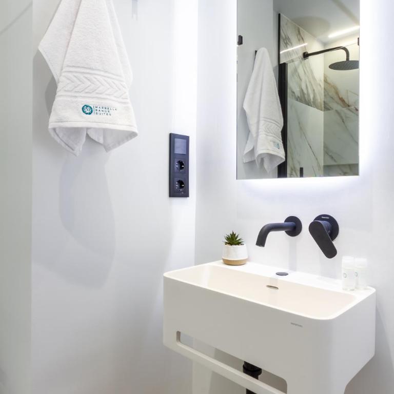 MARBELLA BANUS SUITES - Daisy Playas del Duque Banús Beach Apartment - Apartamento Deluxe - 34