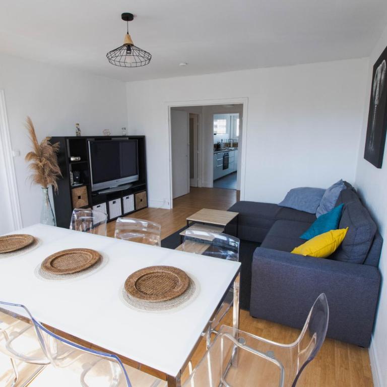 Spacieux appartement avec Balcons, 4 chambres, espace & confort, Centre Gare - Apartment - 3