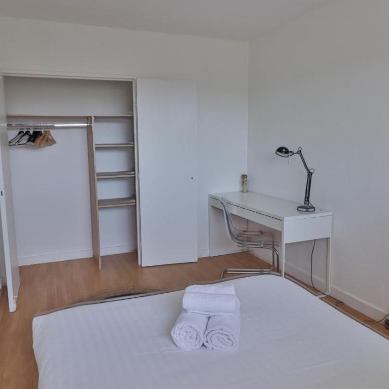Spacieux appartement avec Balcons, 4 chambres, espace & confort, Centre Gare - Apartment - 15