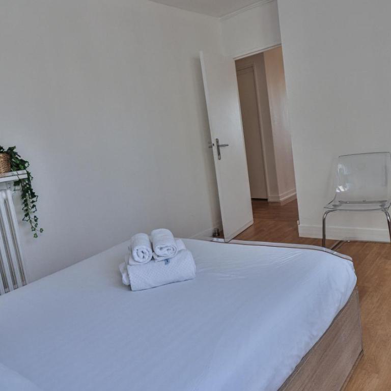 Spacieux appartement avec Balcons, 4 chambres, espace & confort, Centre Gare - Apartment - 20