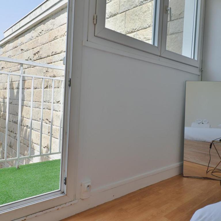 Spacieux appartement avec Balcons, 4 chambres, espace & confort, Centre Gare - Apartment - 21