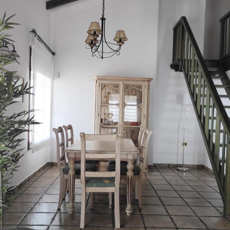 CERCADO DEL MEDIO, CHALET con PISCINA PRIVADA - Villa con piscina privada - 8
