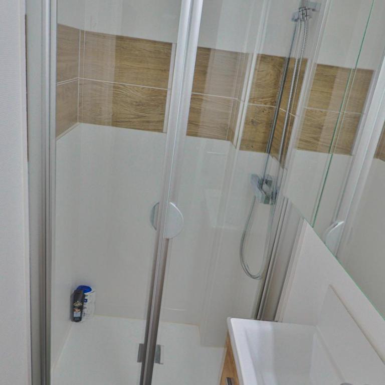 Spacieux appartement avec Balcons, 4 chambres, espace & confort, Centre Gare - Apartment - 26