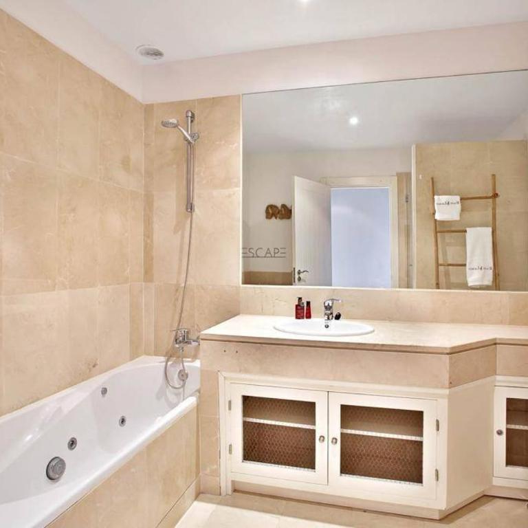 Estrella de Mar zeezicht en uitkijk op Gibraltar 40m2 terras incl zwembad Las Garzas Manilva - Apartamento de 2 dormitorios - 43