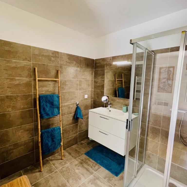 Ajaccio T2 grand standing neuf - centre ville et plages - 4 personnes - parking privé - Apartment mit 1 Schlafzimmer - 12