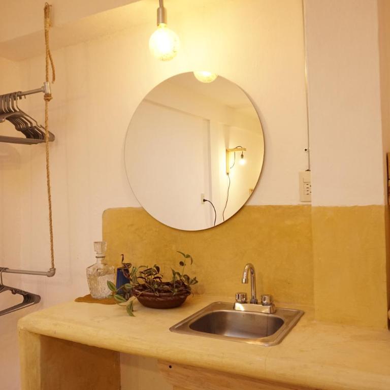 Hostel Boutique 55 - Deluxe Family Room - 12