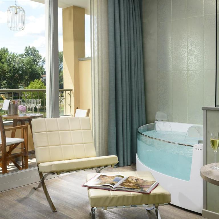 Ville Sull'Arno - Preferred Hotels & Resorts - Junior Suite with Balcony and River View - 1