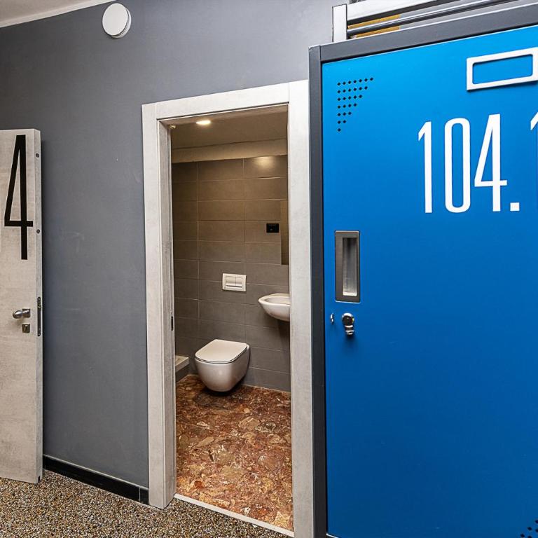 Marathon Hostel - Posto Letto in Dormitorio Femminile con 6 Letti e Bagno Privato Interno - 7