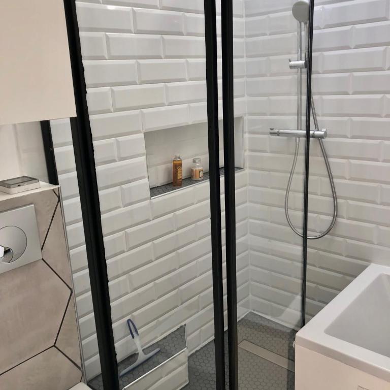 Appartement sur les toits, très jolie vue Provence - One-Bedroom Apartment - 10