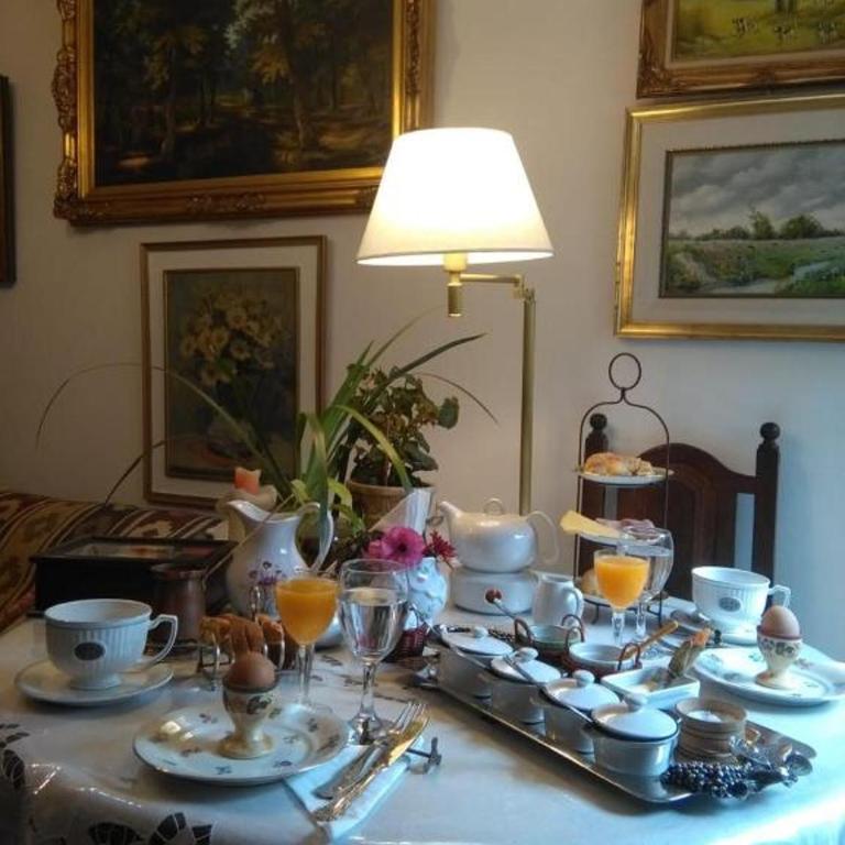 Shvili - Standard Double Room with Shared Bathroom - 9