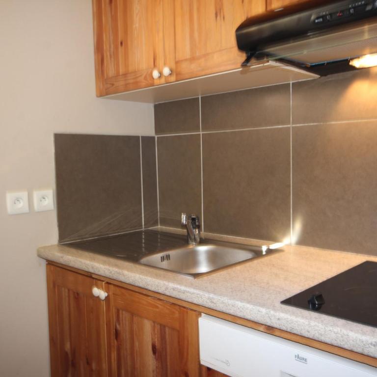Appartement spacieux proche centre village avec balcon et vue Mont Blanc - Two-Bedroom Apartment - 2