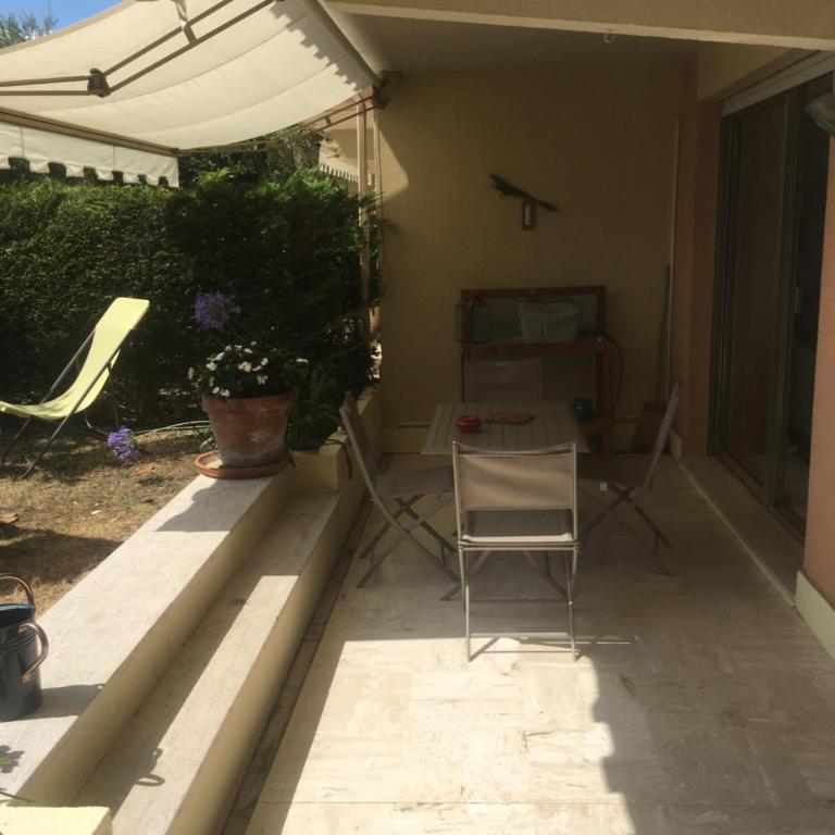 Clim Jardin et parking privé -piscine tennis et Park Vue mer - Appartement 1 Chambre - 11