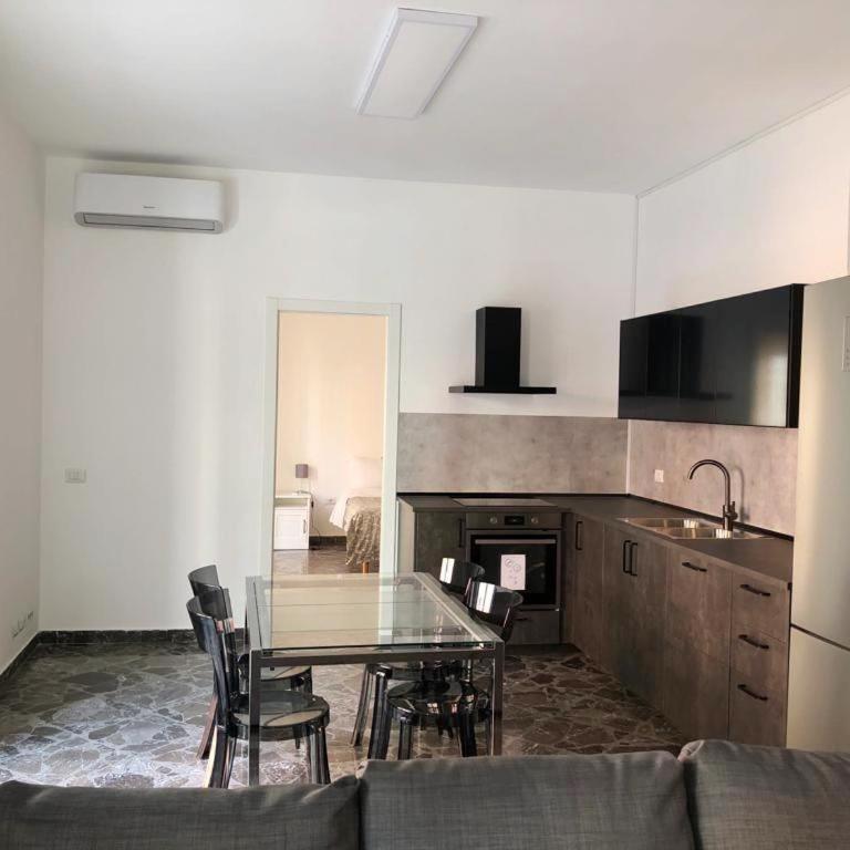 LB&b Holiday Suite Downtown Bari - Appartamento con 1 Camera da Letto - 4