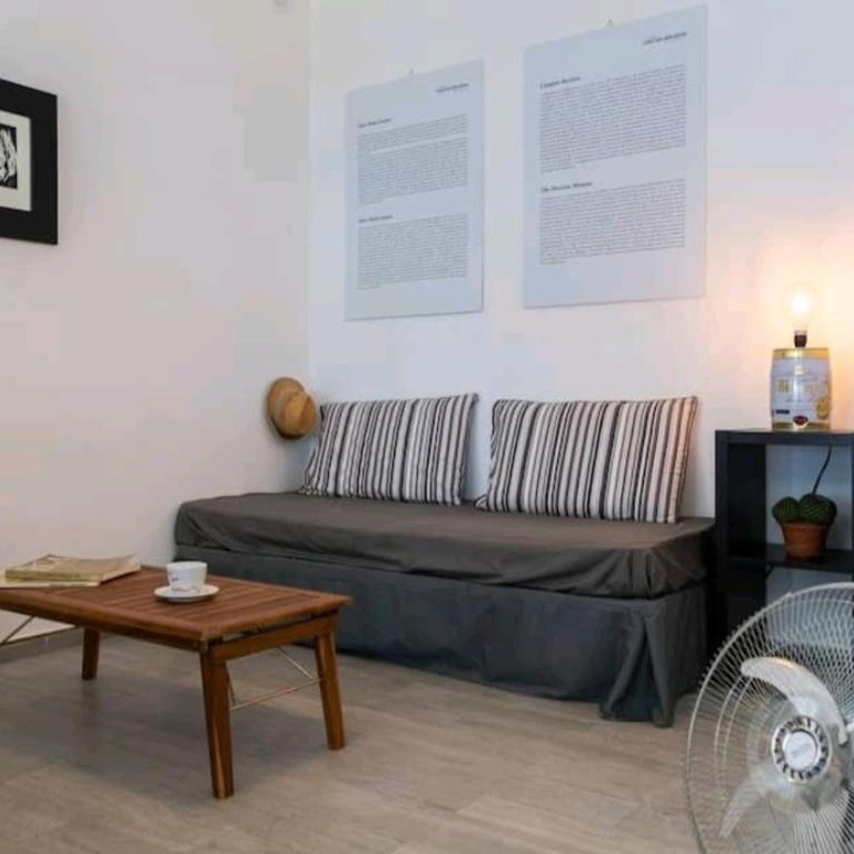 Villa's apartment on the beach, swimming pool A/C - One-Bedroom House - 27