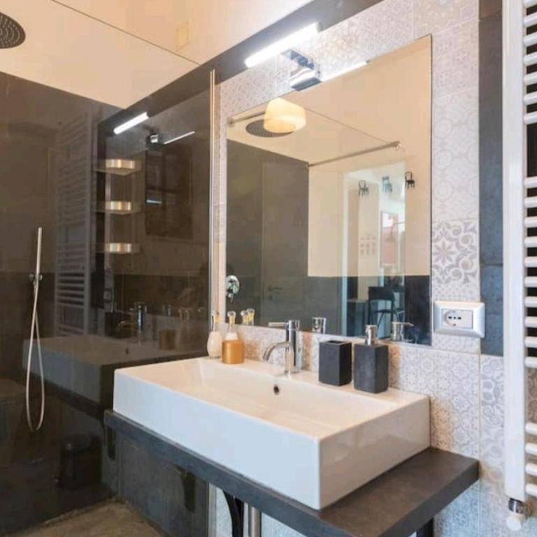 Villa's apartment on the beach, swimming pool A/C - One-Bedroom House - 6
