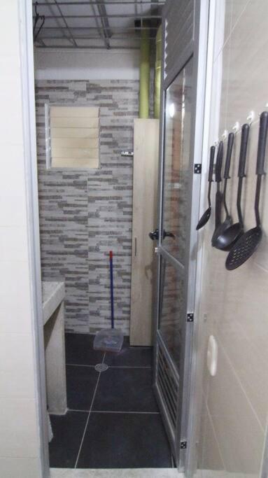 Relájate o teletrabaja en lindo apto, 3 hab y WiFi - Apartamento de 3 dormitorios - 22