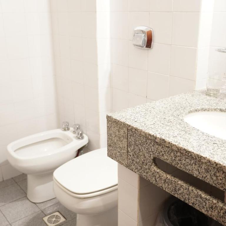 Hostel Spa Mediterranea - Habitación Familiar con baño privado - 1