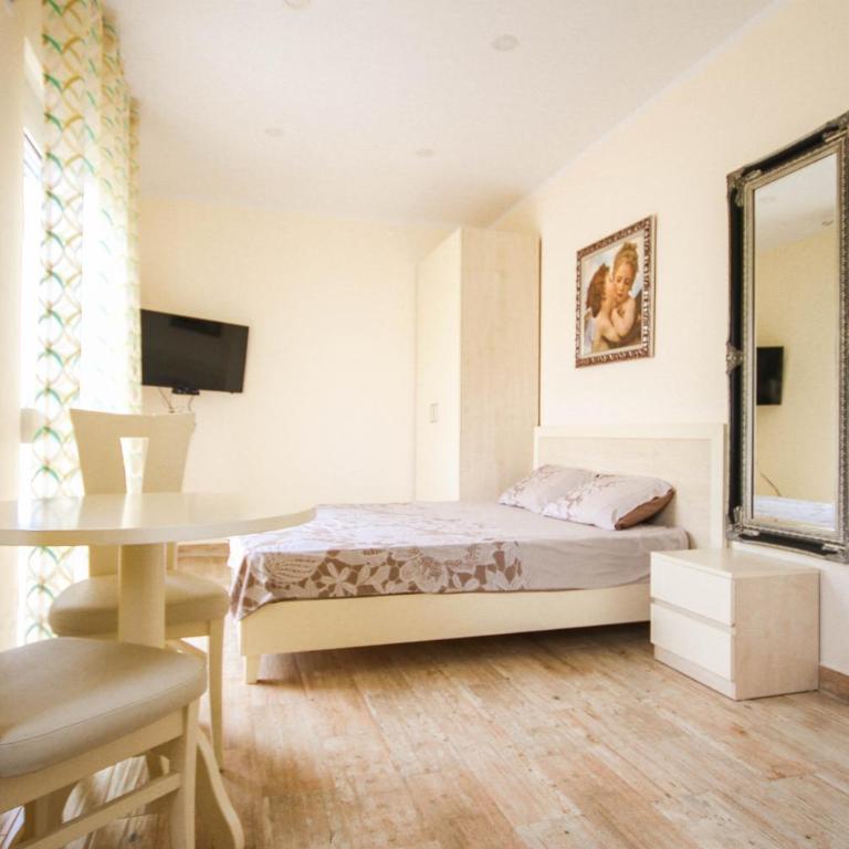 Apartaments Crown Silvia - Standard Apartment - 2