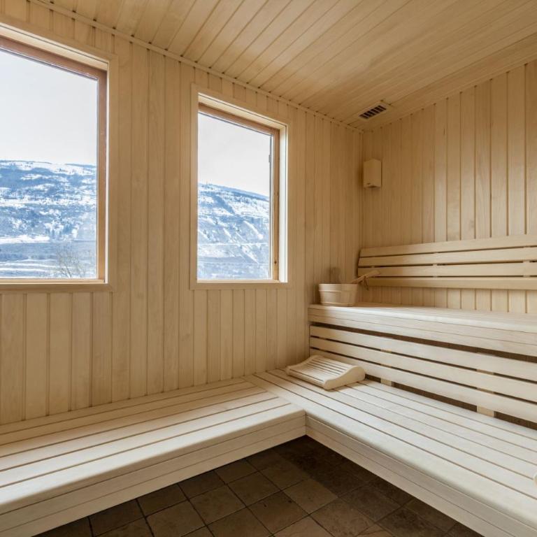 Chalet savoyard d'exception avec piscine chauffée - Chalet - 10