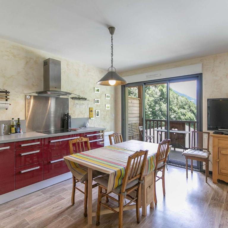 Bel appartement 4 pers, terrasse, parking privé, proche ski et thermes - Apartamento de 1 dormitorio - 2