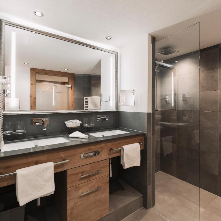 Hotel Piz Buin - Doppelzimmer - barrierefrei - 4