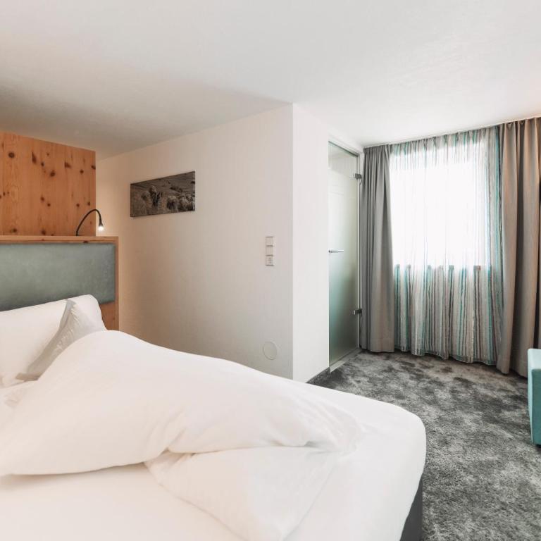 Hotel Piz Buin - Einzelzimmer mit Balkon - 2
