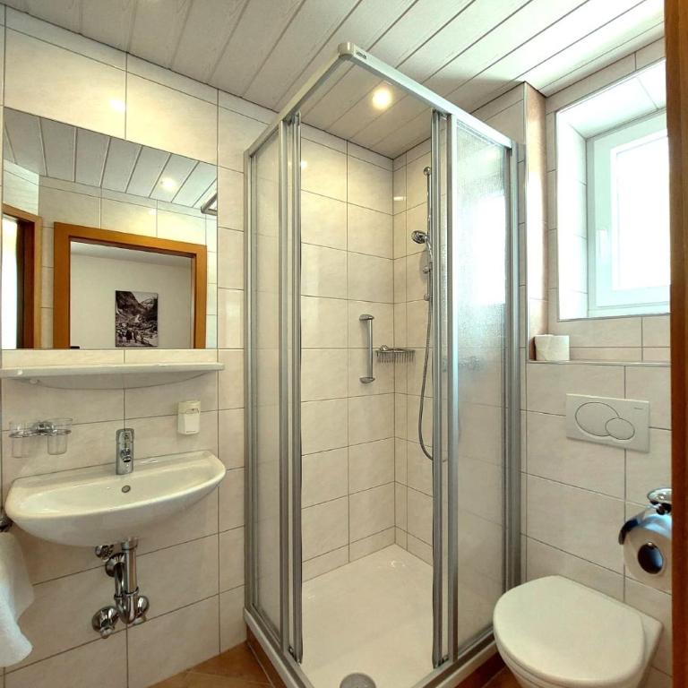 Pension Appartements Gabriele - Doppelzimmer mit Balkon - 4