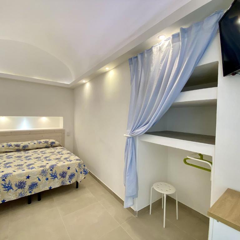 Domus Ɫ Ponza - Camera Matrimoniale/Doppia con Letti Singoli con Bagno Privato - 15