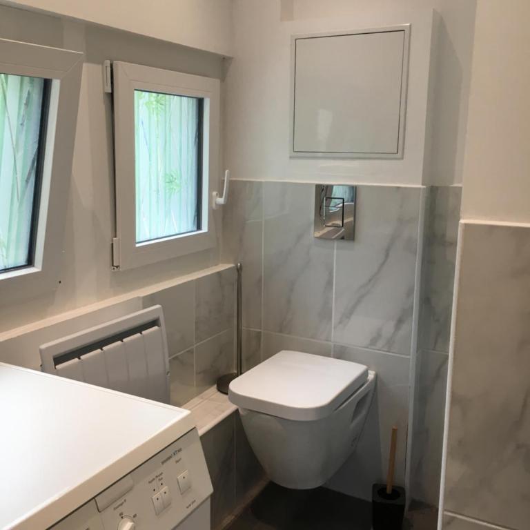 LE STUDIO, avec un extérieur, un local pour vos vélos, skis, bagages - One-Bedroom Apartment - 8