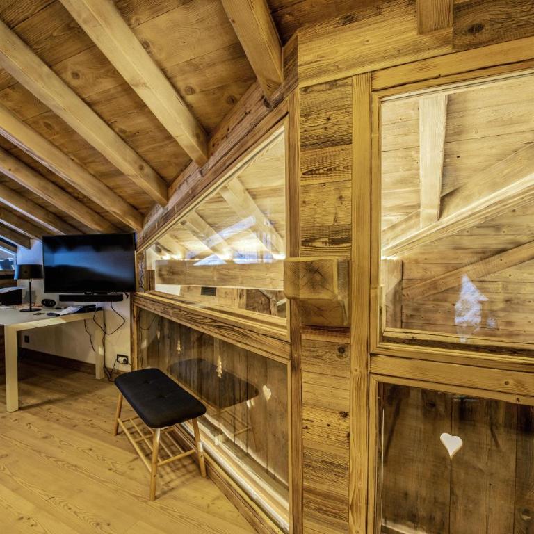 Chalet savoyard d'exception avec piscine chauffée - Chalet - 18