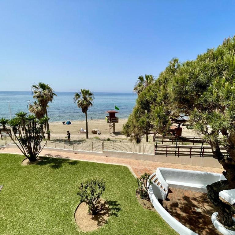 Dona Lola Micaela Beach front duplex apartment with open sea and beach views located between Marbella and Fuengirola - Costa del Sol - CS148 - Apartamento de 2 dormitorios - 5