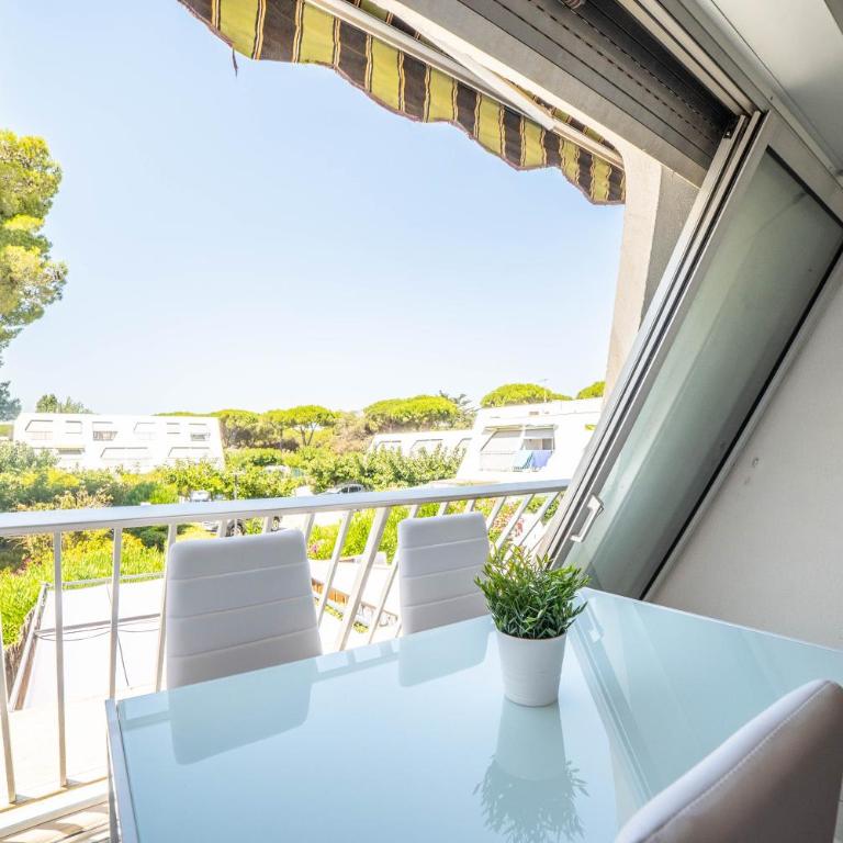LE WHITE - CLIM PARKING WIFI 5min PLAGE NEUF 6MAX -TOP PROS SERVICESConciergerie - Two-Bedroom Apartment - 3