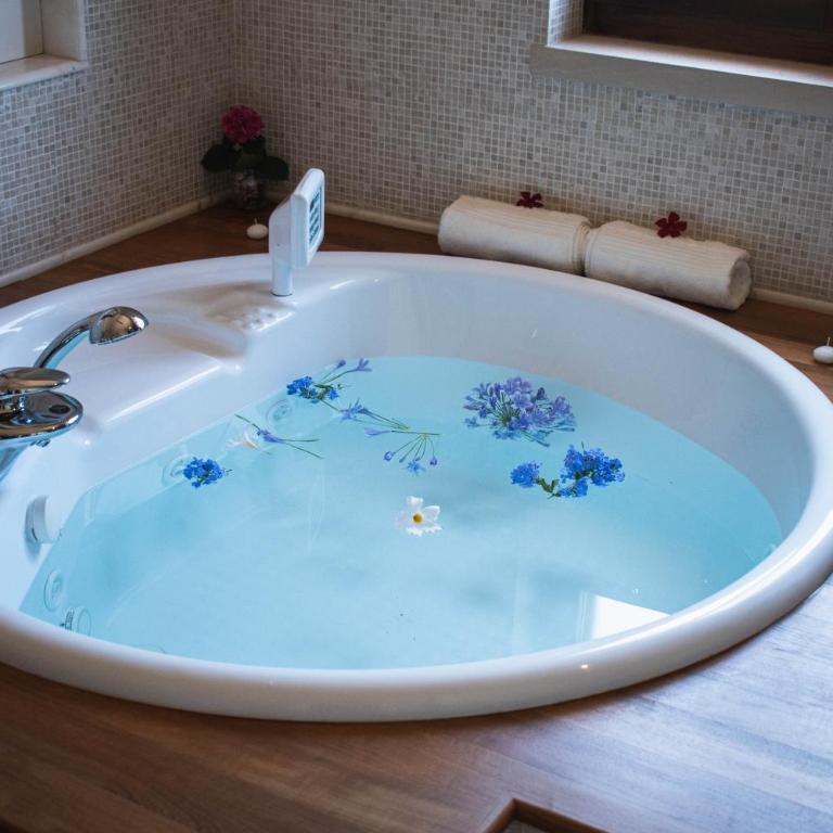 Villa Pietra Bianca - Luxury stay in Puglia - Queen Room with Spa Bath - 3