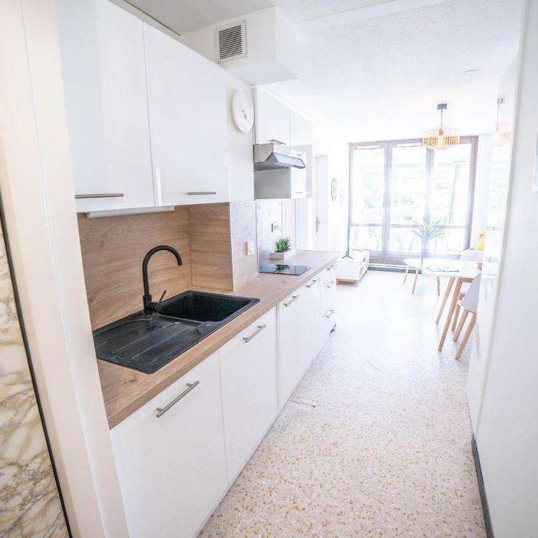 LE WHITE - CLIM PARKING WIFI 5min PLAGE NEUF 6MAX -TOP PROS SERVICESConciergerie - Two-Bedroom Apartment - 7
