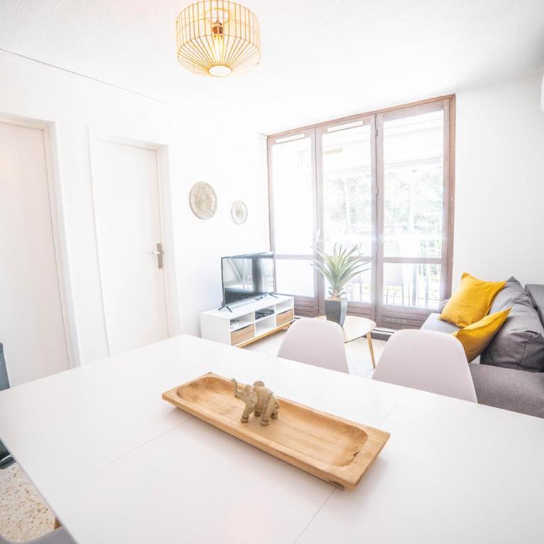 LE WHITE - CLIM PARKING WIFI 5min PLAGE NEUF 6MAX -TOP PROS SERVICESConciergerie - Two-Bedroom Apartment - 6