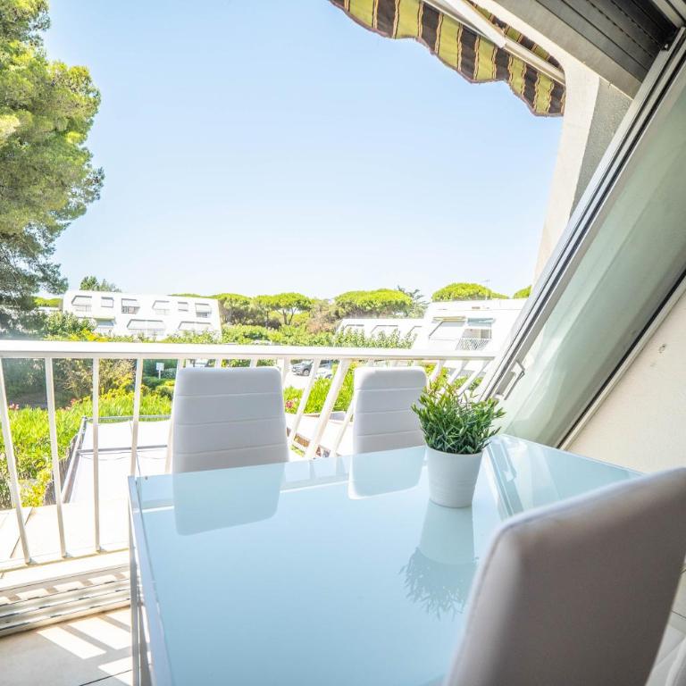 LE WHITE - CLIM PARKING WIFI 5min PLAGE NEUF 6MAX -TOP PROS SERVICESConciergerie - Two-Bedroom Apartment - 17