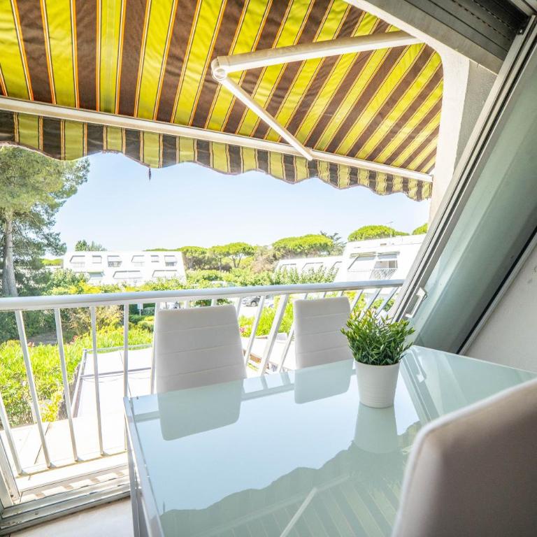 LE WHITE - CLIM PARKING WIFI 5min PLAGE NEUF 6MAX -TOP PROS SERVICESConciergerie - Two-Bedroom Apartment - 15