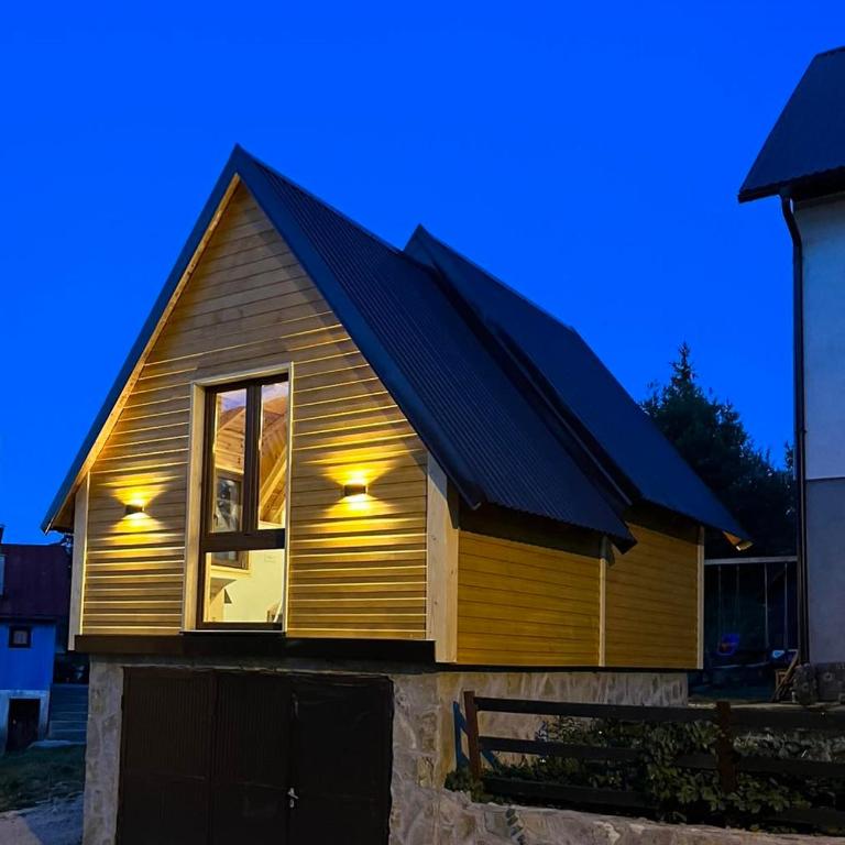 Underwoods_chill - One-Bedroom Chalet - 5