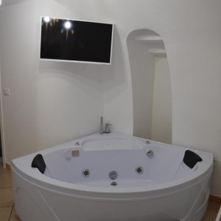 Ostuni 21mq Homes - Camera Deluxe Matrimoniale/Doppia con Letti Singoli, con Vasca Idromassaggio - 12