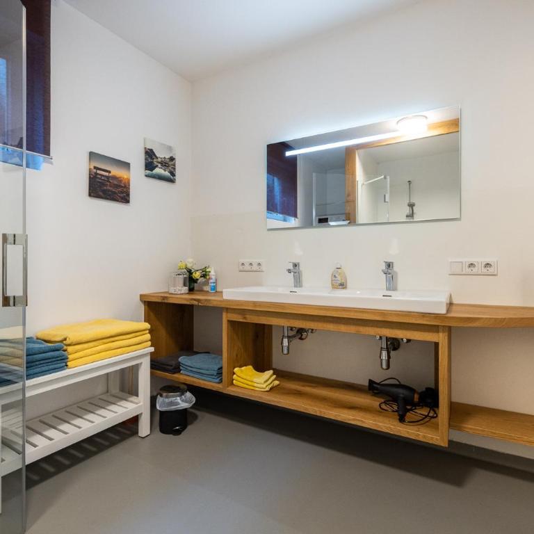 Urlaubsparadies Bogenhof - 5 Minuten zum Lift - Haus mit 4 Schlafzimmern - 16