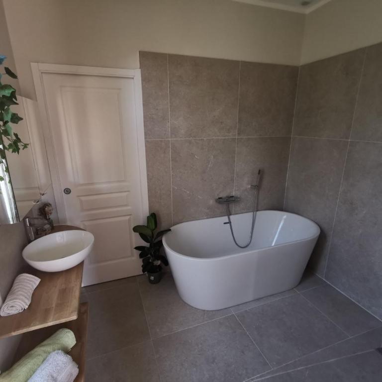 Chambre privée luxueuse Villa Monte 0ropa - Habitación Doble con vistas al jardín - 7