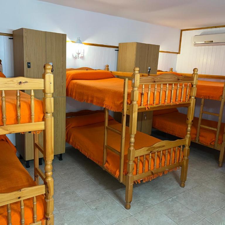 Bungalows & Albergue La Playa - Private Room with shared bathroom 8 Adults (Albergue) - 4