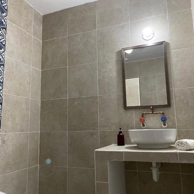 Caribo Cozumel - Habitación Familiar con baño privado - 7