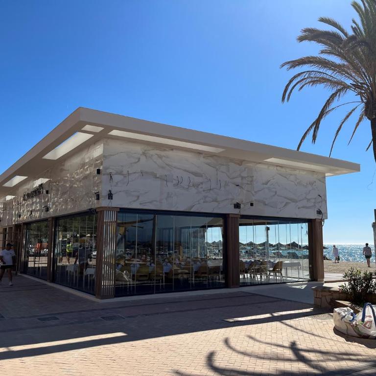 Moderno Apartamento en Primera línea Paseo Marítimo Fuengirola - Apartamento de 1 dormitorio - 22
