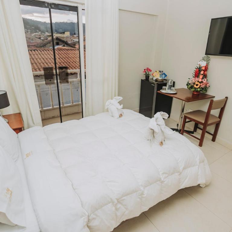 Hotel Los Reyes - Suite Junior con balcón - 2